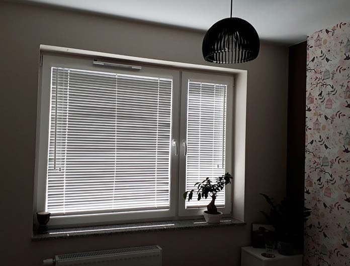 Żaluzje drewniane - jakie są ich rodzaje, jak je wybrać? Żaluzje drewniane - jakie są ich rodzaje, jak je wybrać?