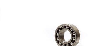 Czy panewka stuka na ciepłym silniku?