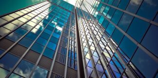 Czym pomalować szklany klosz lampy?