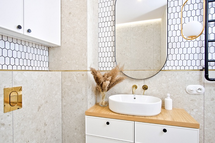 mozaika ceramiczna heksalong biały polysk raw decor w boho łazience