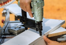 Jak długo trzyma gwoździarka na baterie