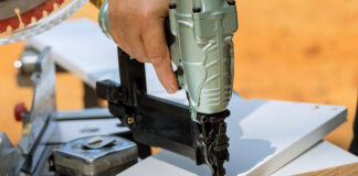 Jak długo trzyma gwoździarka na baterie