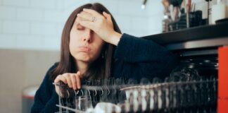 objawy zepsutej pompy w zmywarce